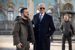 President Joe Biden walks with Ukrainian President Volodymyr Zelenskyy