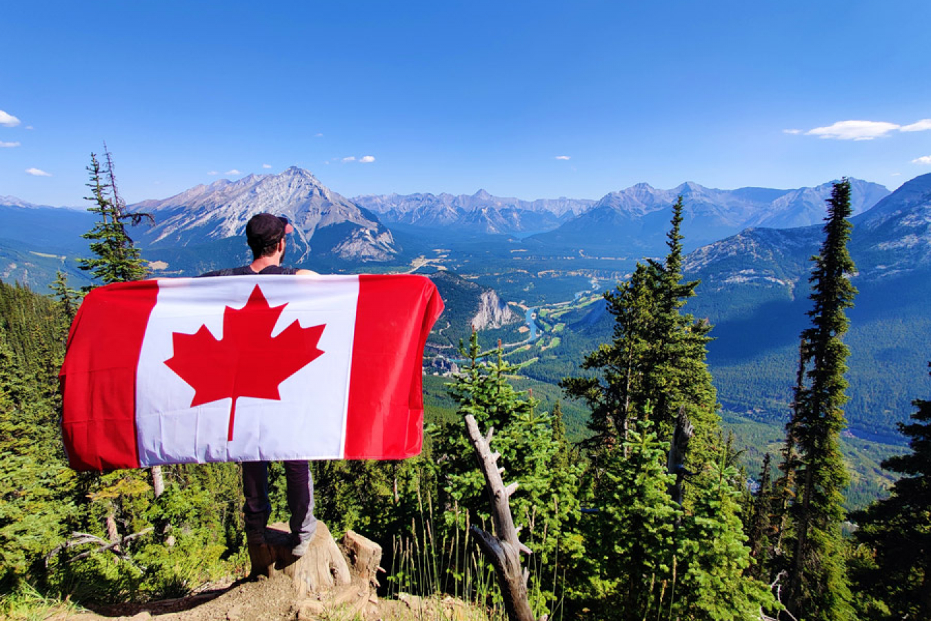 More wealthy Canadians are applying for US E2 visa in search of warm weather and greater freedoms in America.