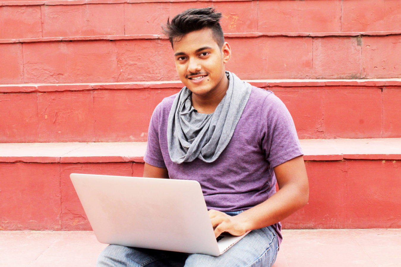 India has struck a UK visa deal that will allow Indian nationals aged 18 – 30 to work and study in the UK for up to two years. Indian national