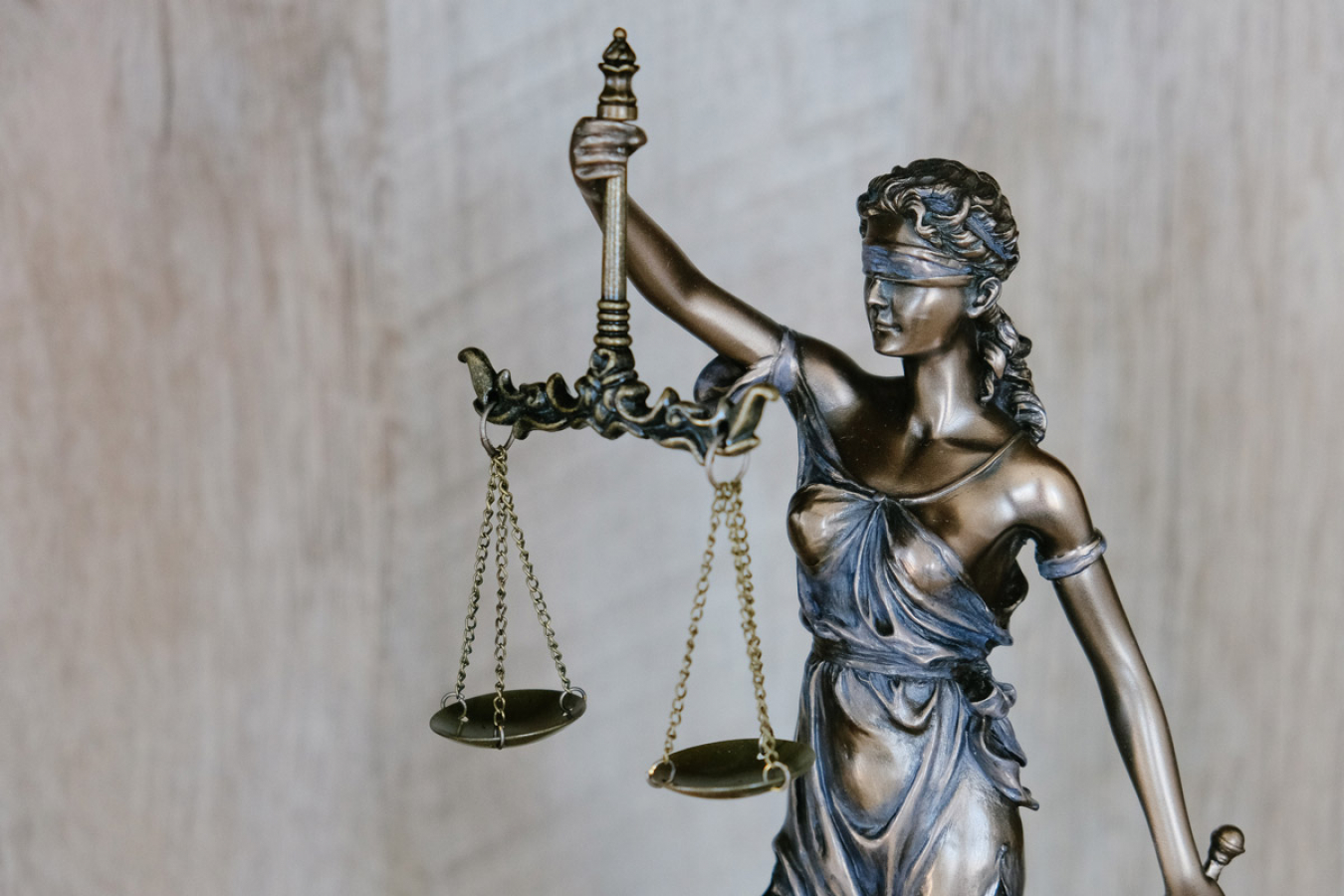 US immigration judges and lawyers have called for the DoJ to be removed from overseeing the US immigration court system.