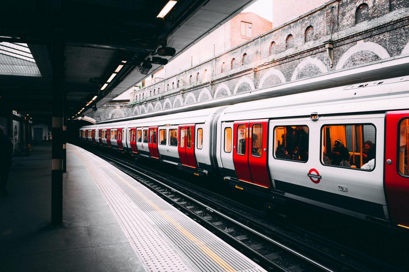 London Mayor, Sadiq Khan, has urged the UK government to create a temporary UK visa scheme for foreign construction workers.