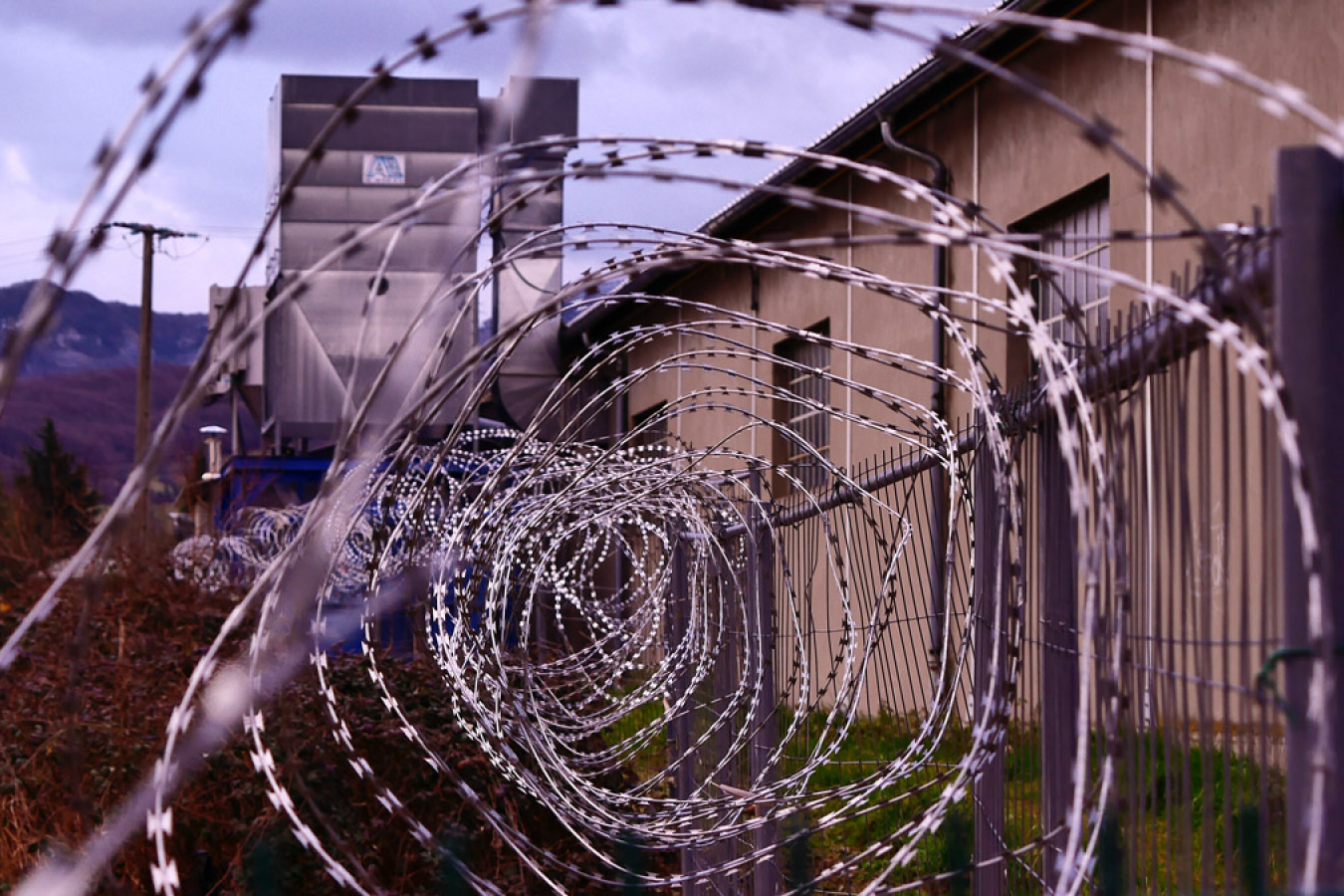 An agreement over a lawsuit filed against the closure of a US immigration hotline featured in Orange Is The New Black has been reached.