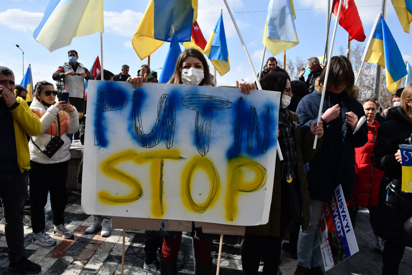 The UK government has announced that the number of UK visas issued to Ukrainian refugees has risen from 50 to 300.