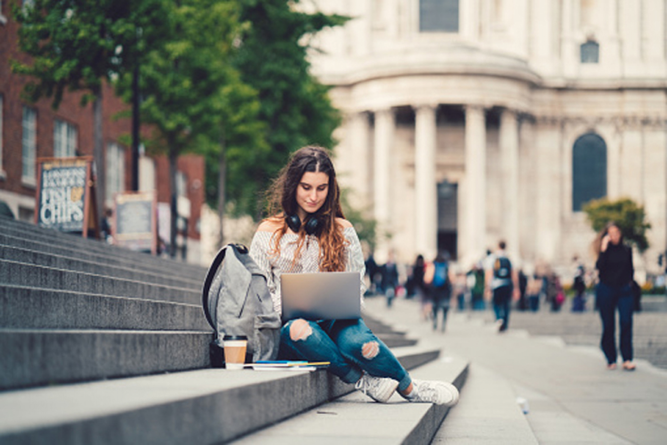 A new survey has found that 60% of international graduates secure jobs in Britain through UK work visa schemes.